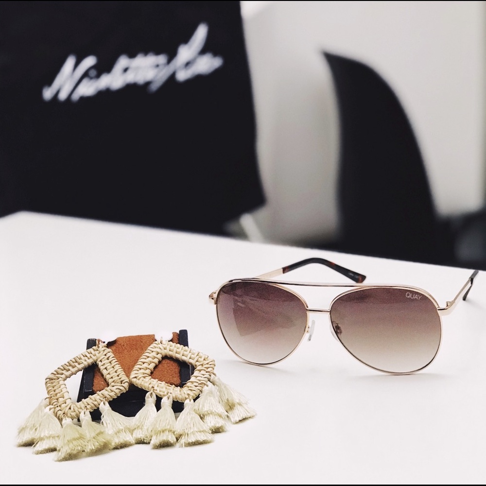 Boho Girl Quay Aviators & Earrings Set